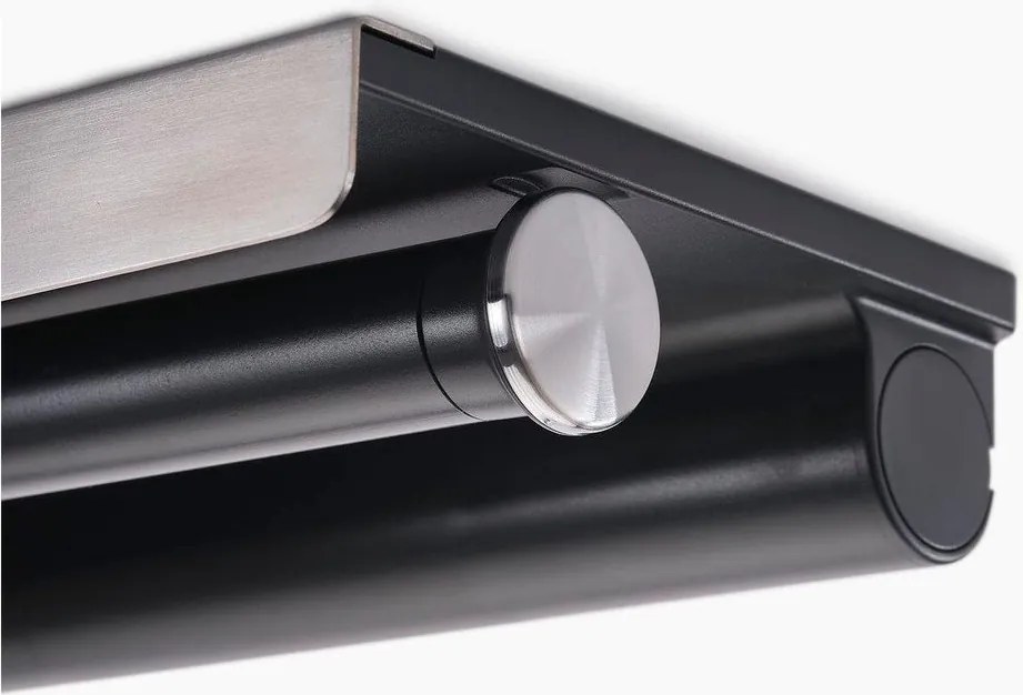 Suport vertical pentru prosoape de bucătărie din hârtie argintiu de montat pe perete din plastic RollGrip – Joseph Joseph