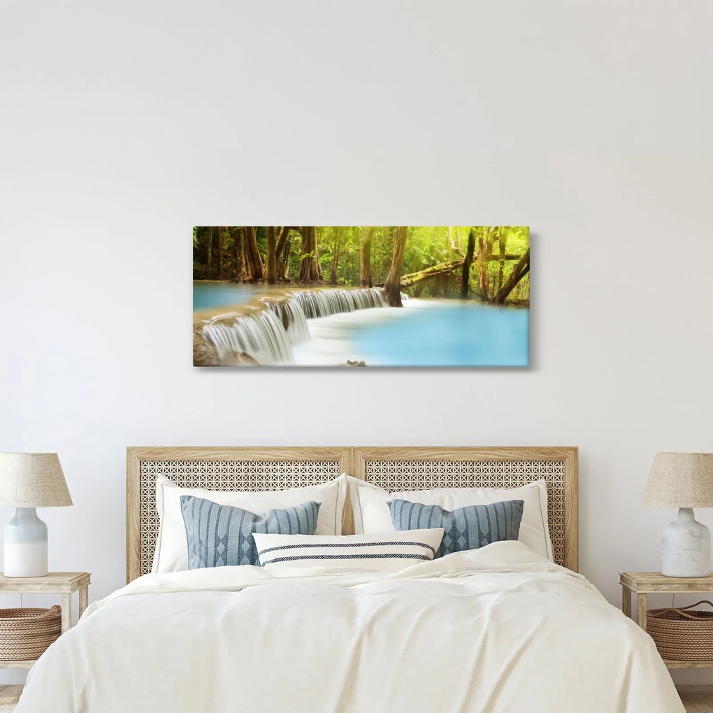 Tablou cu cascada Huai Mae Kamin în pădure (120x50 cm)