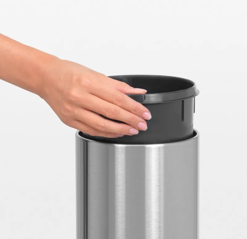 Cos de gunoi Brabantia Touch Bin 647217, 3 L, Deschidere lina si silentioasa, Montare pe perete, Rezistent la amprente, Inox