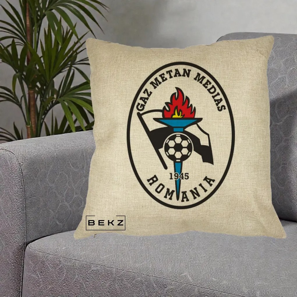 Perna Personalizata Gaz Metan Medias 1945 Fotbal, 40x40 cm, Crem, Husa Detasabila, Perna Inclusa, BEKZ®