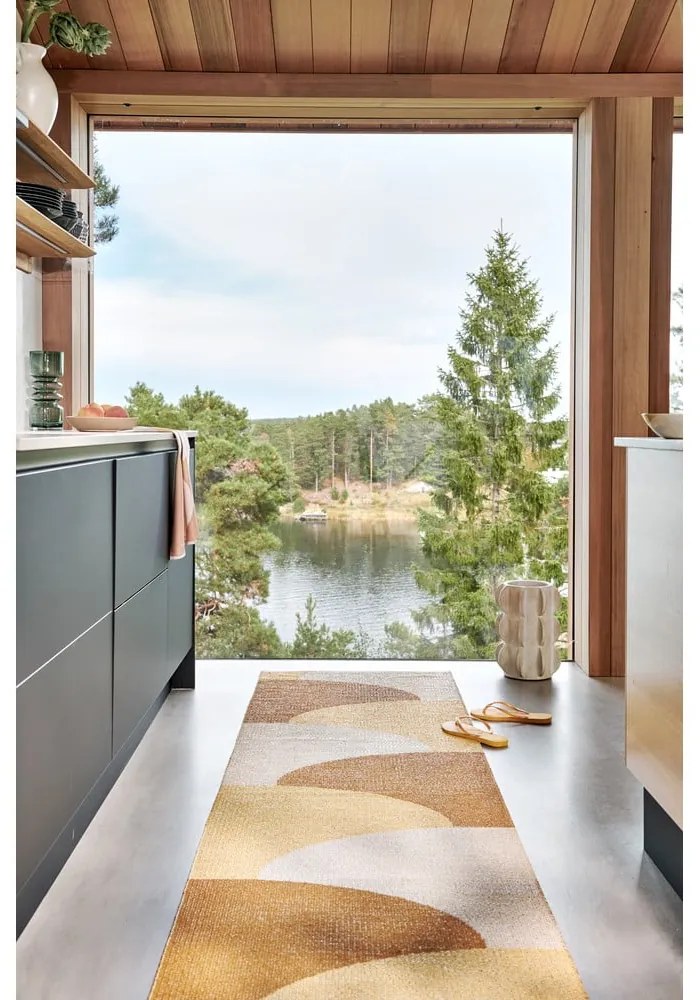 Covor tip traversă pentru interior și exterior galben ocru 70x270 cm Hill Ochre Pale Yellow – Pappelina