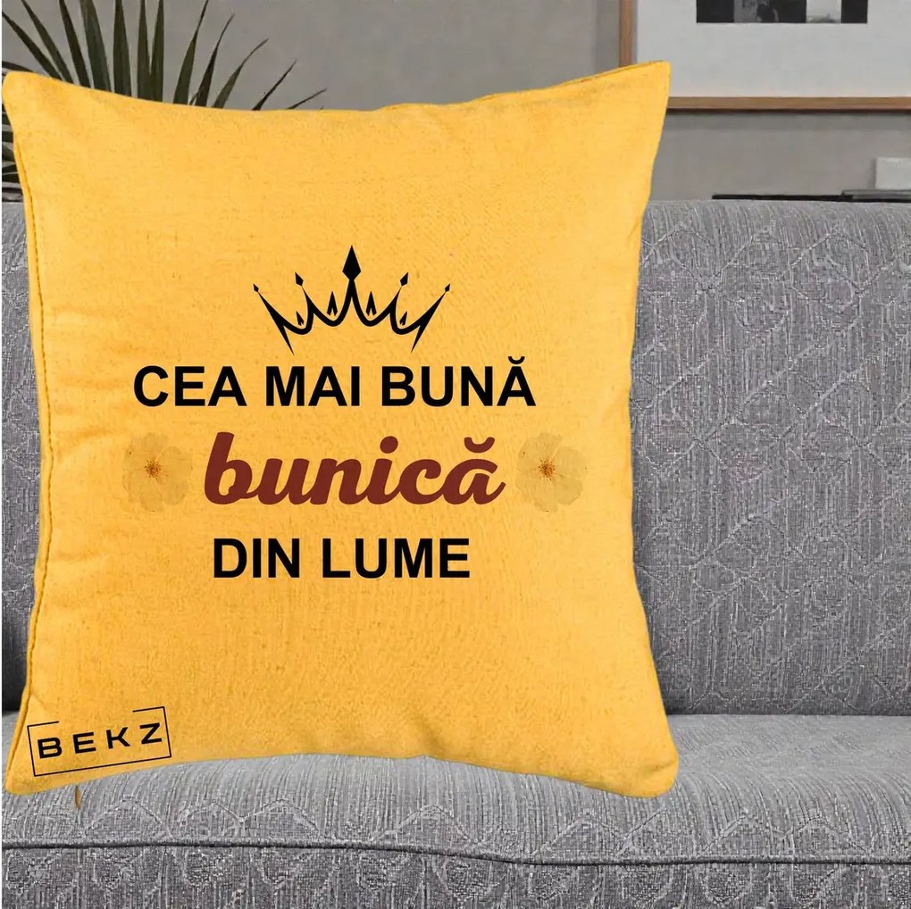 Cadou pentru Bunica - Perna Personalizata Cea Mai Buna Bunica Din Lume Coroana Mov Flori, 40x40 cm, Galben, Husa Detasabila, Perna Inclusa, BEKZ®