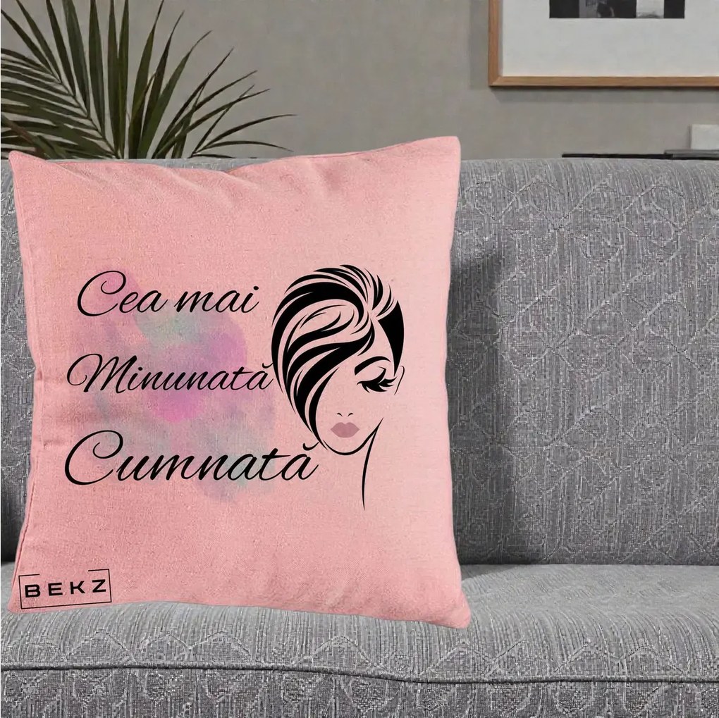 Cadou pentru Cumnata - Perna Personalizata Cea mai Minunata Cumnata cu Silueta Dama si Pete Multicolor, 40x40 cm, Roz, Husa Detasabila, Perna Inclusa, BEKZ®