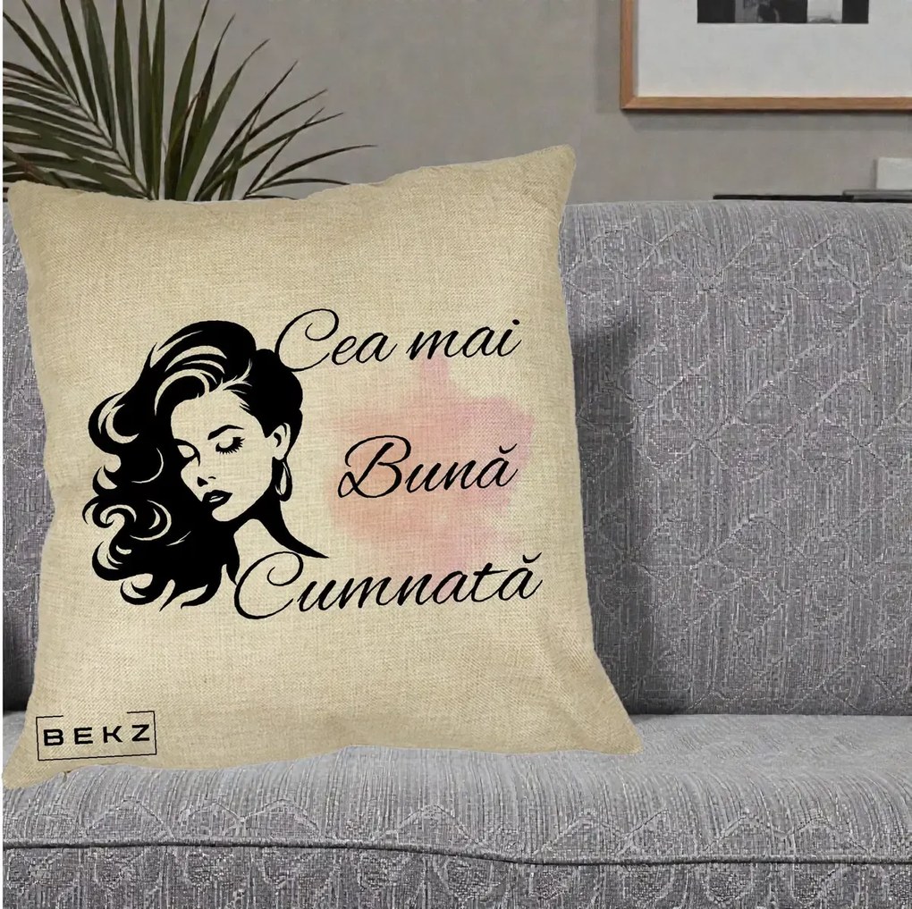 Cadou pentru Cumnata - Perna Personalizata Cea mai Buna Cumnata cu Silueta Dama si Pete Roz, 40x40 cm, Crem, Husa Detasabila, Perna Inclusa, BEKZ®