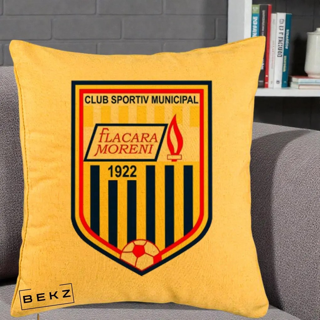 Perna Personalizata CSM Flacara Moreni 1922 Fotbal, 40x40 cm, Galben, Husa Detasabila, Perna Inclusa, BEKZ®