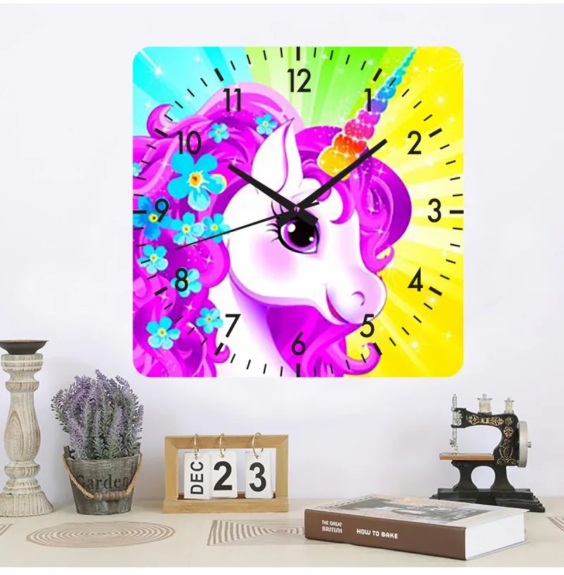 Ceas de perete unicorn