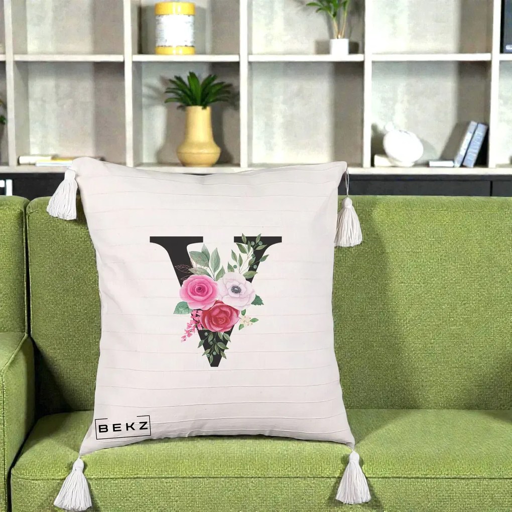Cadou Personalizat - Perna Personalizata Monograma Florala Litera V cu Buchet, 40x40 cm, Bej cu Franjuri, Husa Detasabila, Perna Inclusa, BEKZ®