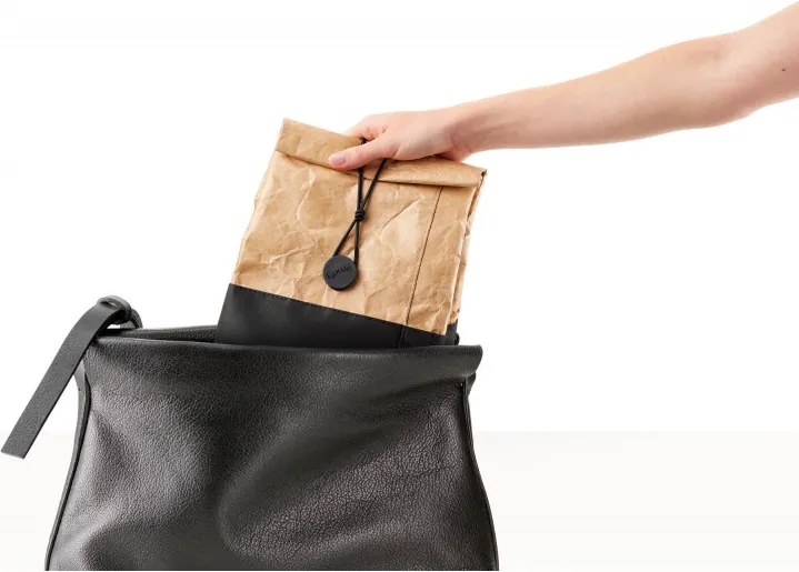 Geanta de transport reutilizabila Lekue On The Go 1010234, 4 litri, Tyvek, Maro/Negru