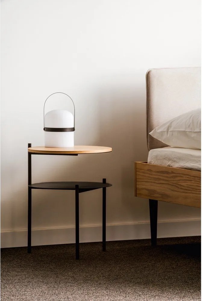 Noptieră neagră/în culoare naturală cu blat cu aspect de lemn de stejar Tu – noo.ma