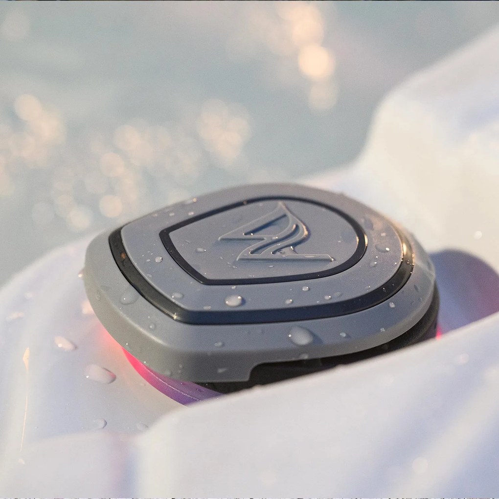 Minipiscina jacuzzi 7 persoane, 46 jeturi hidromasaj, WiFi, sistem audio, pompa caldura inclusa, scara Smart-In, unitate de control: Gecko IN.YE-3,