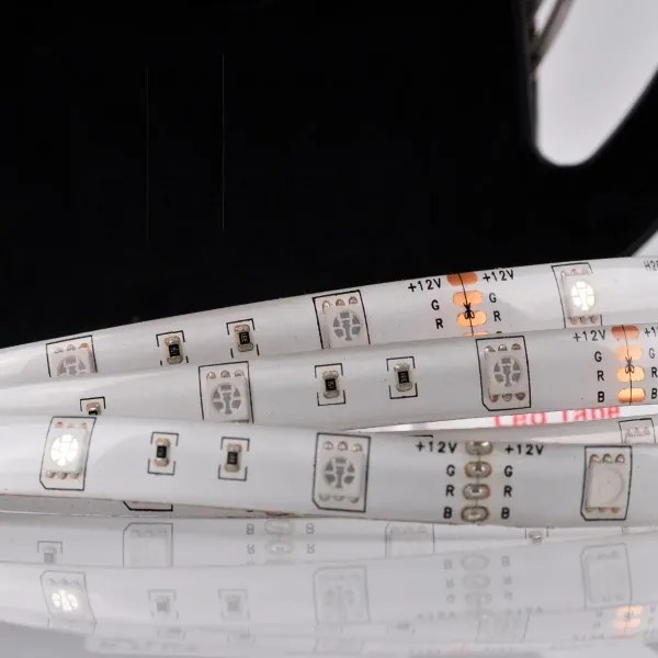 Banda LED RGB reglabilă exterior 5m LED/14W/12V IP65 + telecomandă