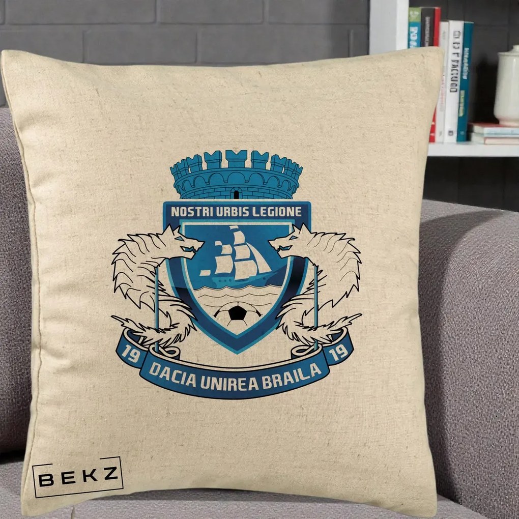 Perna Personalizata Dacia Unirea Braila 1919 Fotbal, 40x40 cm, Bej, Husa Detasabila, Perna Inclusa, BEKZ®
