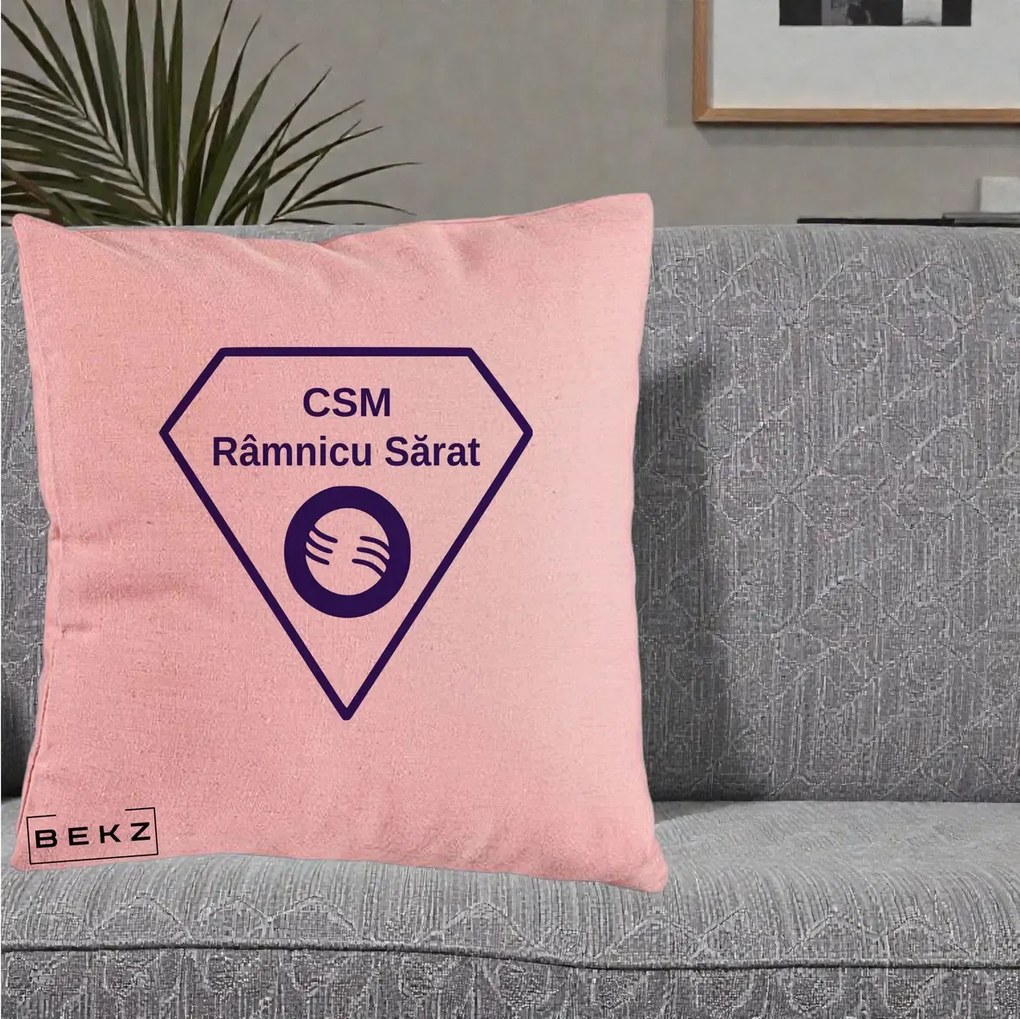 Perna Personalizata CSM Ramnicu Sarat Fotbal, 40x40 cm, Roz, Husa Detasabila, Perna Inclusa, BEKZ®