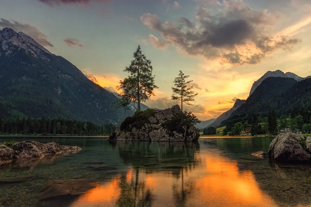 Fototapet autoadeziv peisaj montan lângă lac