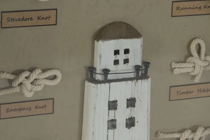 Tablou decorativ natural din lemn de pin și sticlă, "Knots"