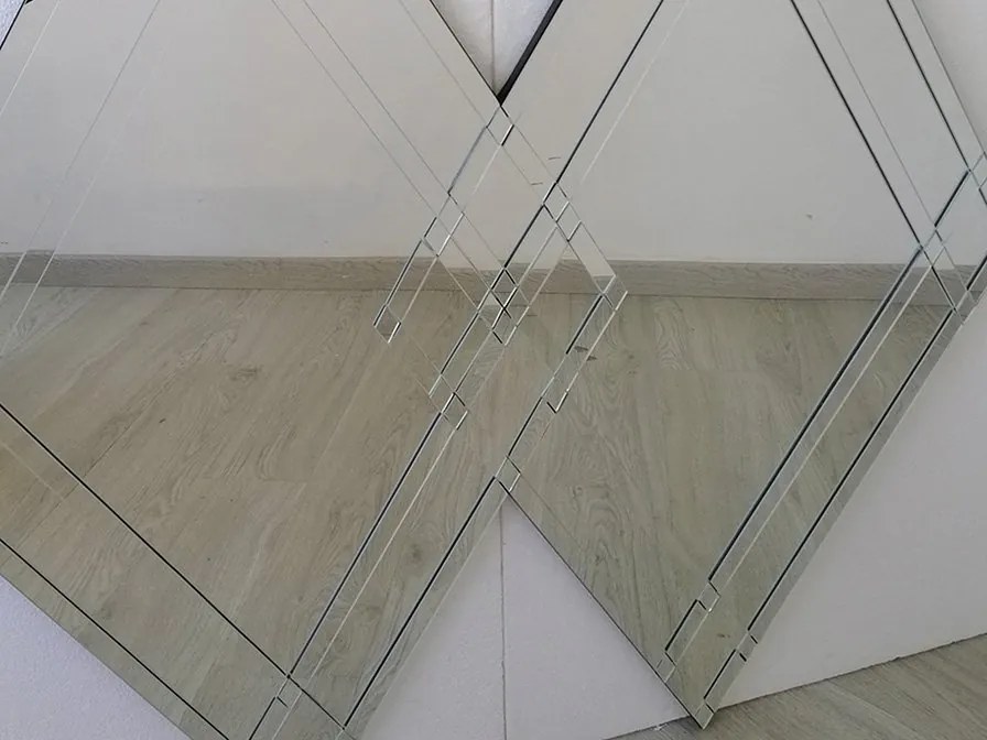 Oglinda decorativa design modern Vega 115x110cm