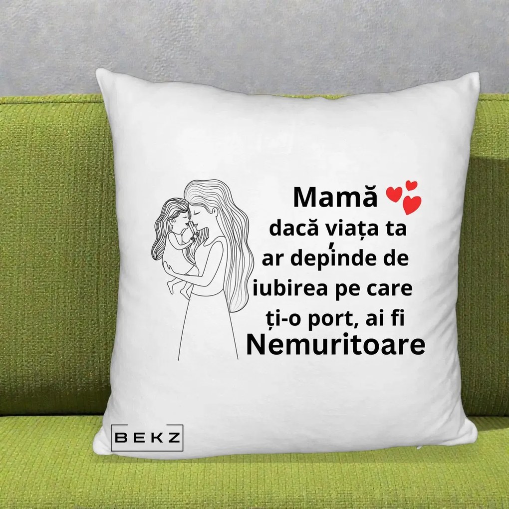Cadou pentru Mama - Perna Personalizata Mama Nemuritoare cu Copilul in Poala, 40x40 cm, Alb Pufos, Husa Detasabila, Perna Inclusa, BEKZ®