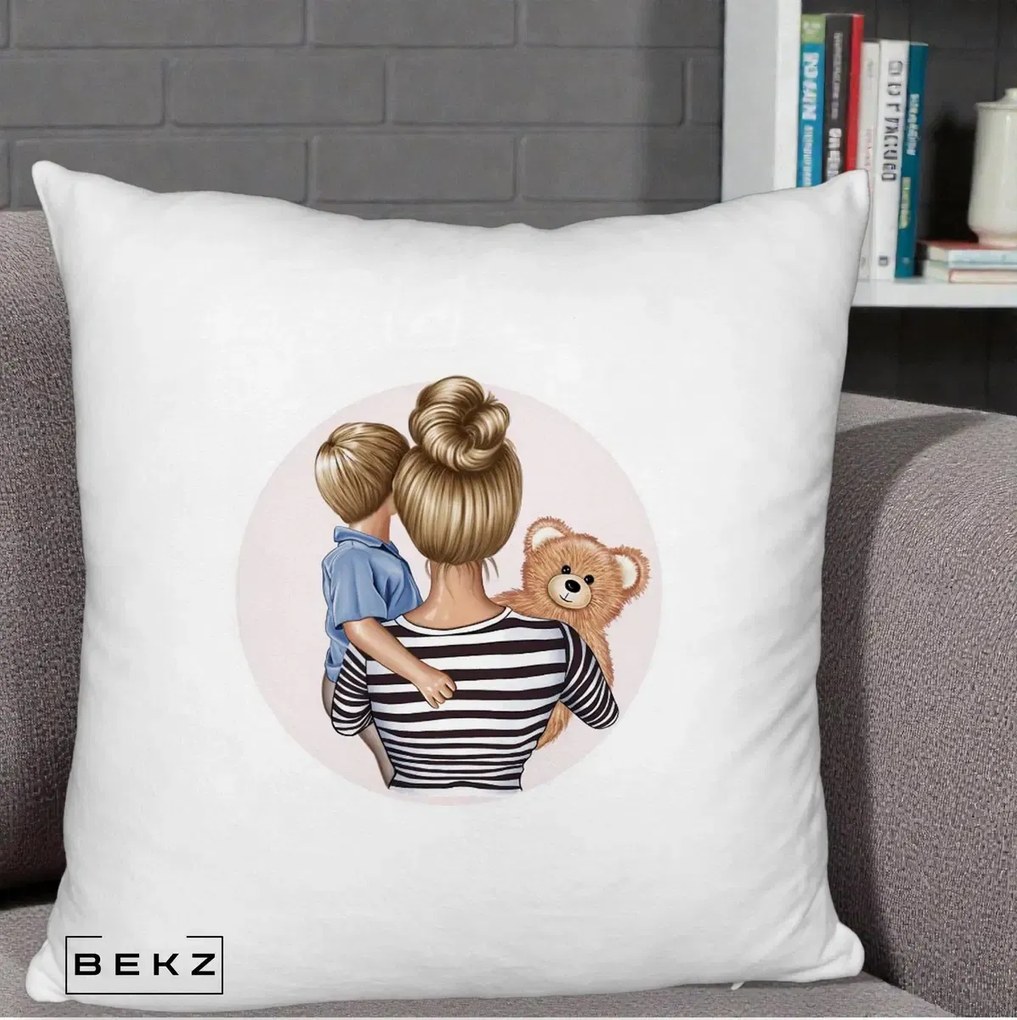 Cadou pentru Mama - Perna Personalizata Mama si Baietelul cu Ursulet, 40x40 cm, Alb Pufos, Husa Detasabila, Perna Inclusa, BEKZ®