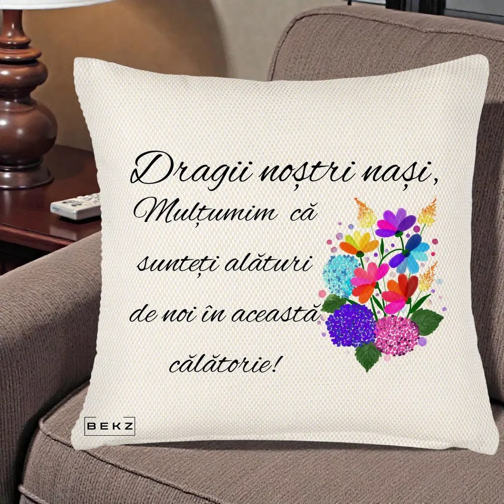Perna personalizata nasi: Dragii nostri nasi, multumim, buchet colorat, 45x45 cm cu Umplutura, Crem Reliefat, BEKZ