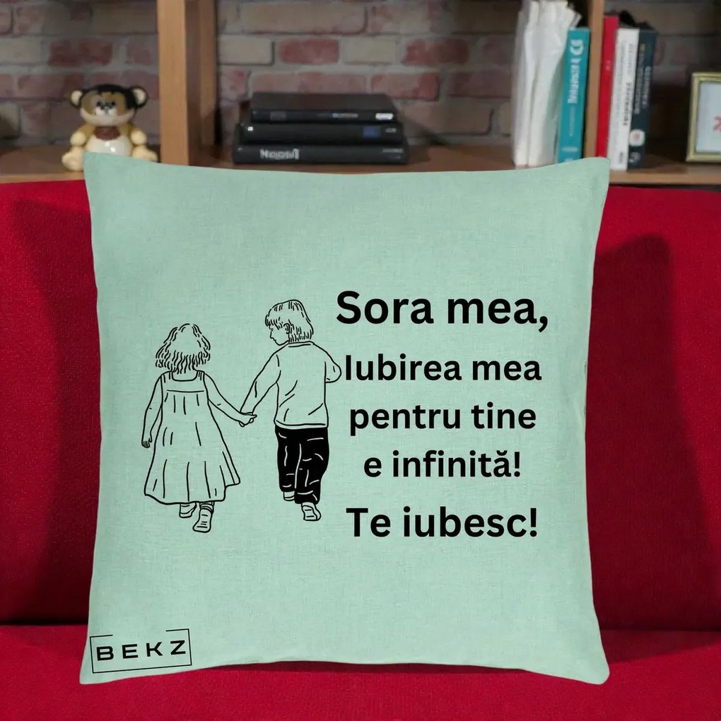 Cadou pentru Sora - Perna Personalizata Sora Mea Te Iubesc Copii Tinand Maini din Spate, 40x40 cm, Verde Menta, Husa Detasabila, Perna Inclusa, BEKZ®