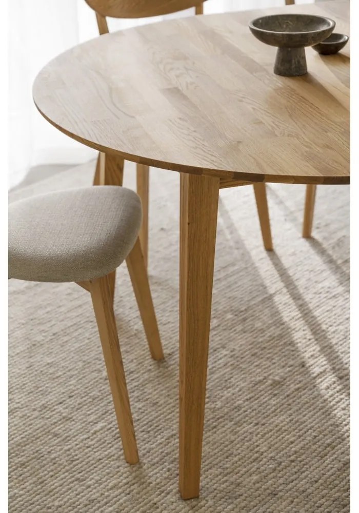 Masă de dining natural rotundă extensibilă din lemn masiv de stejar ø 120 cm Filippa – Rowico