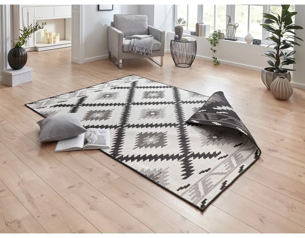 Covor adecvat pentru exterior NORTHRUGS Supreme Black, 170 x 120 cm, negru-crem