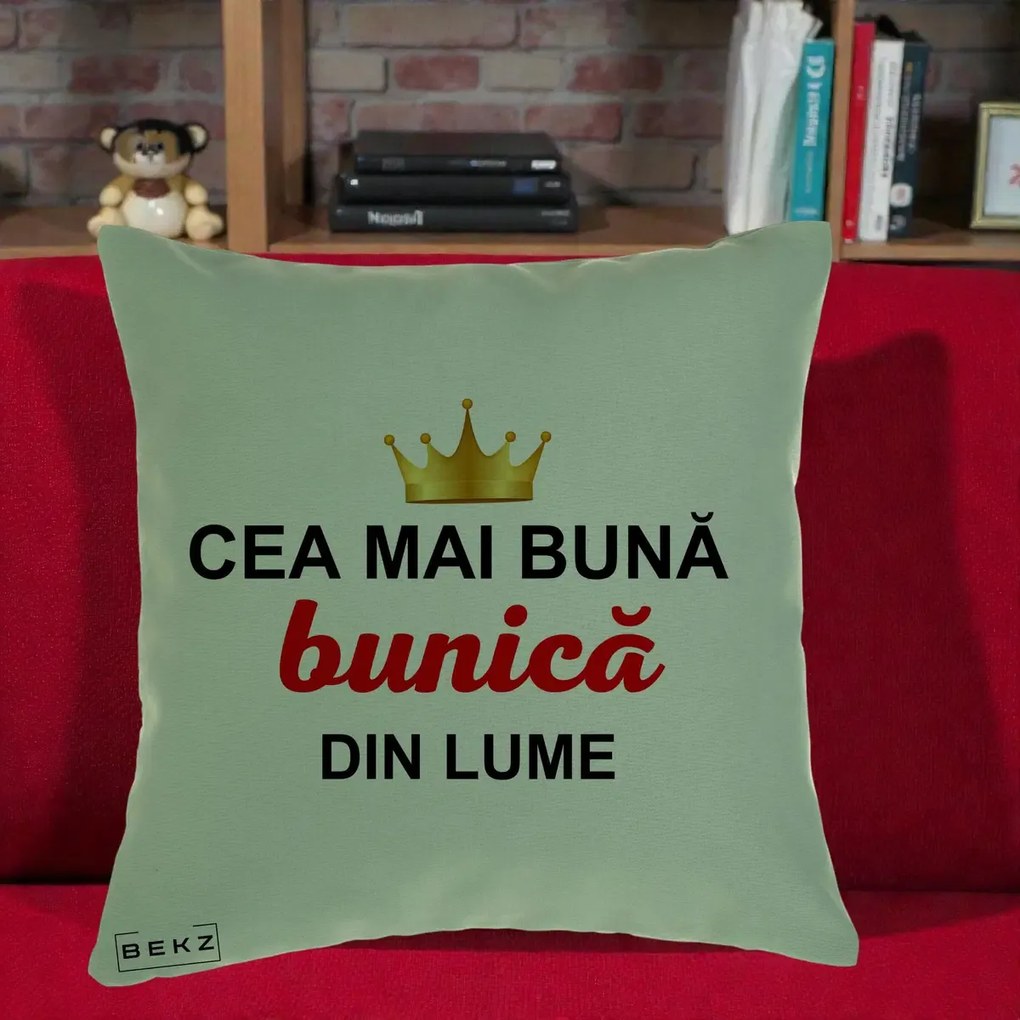 Cadou pentru Bunica - Perna Personalizata Cea Mai Buna Bunica Din Lume Coroana Aurie, 40x40 cm, Verde, Husa Detasabila, Perna Inclusa, BEKZ®