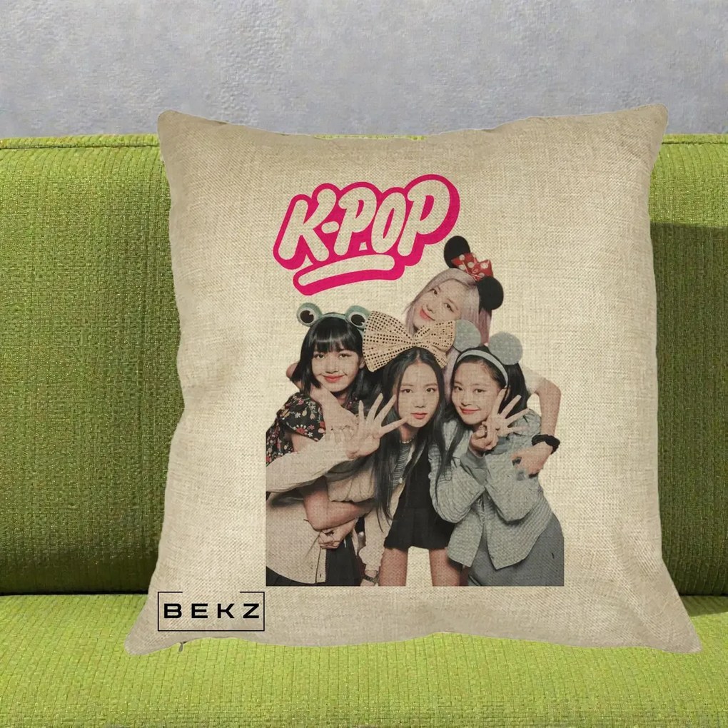 Perna Personalizata BLACKPINK K-Pop Grup Pozitii Amuzante, 40x40 cm, Crem, Husa Detasabila, Perna Inclusa, BEKZ®