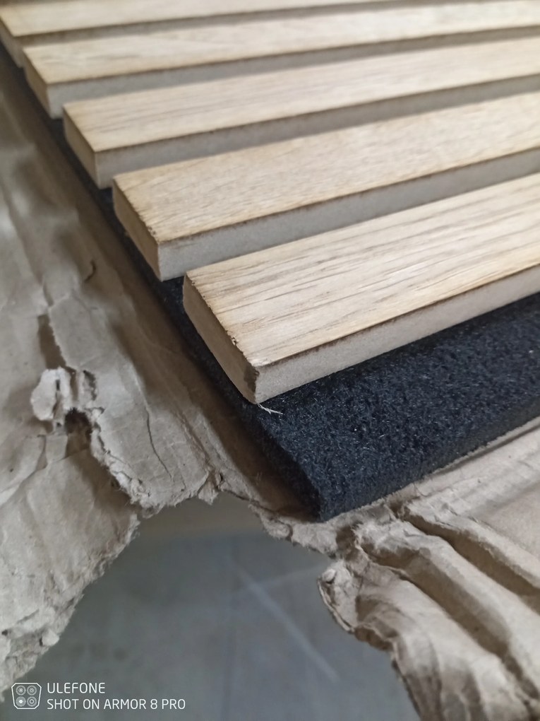 Reducere Panouri lamelare stejar uleiat 240 x 60 cm (2 bucati in pachet) calitatea a II-a