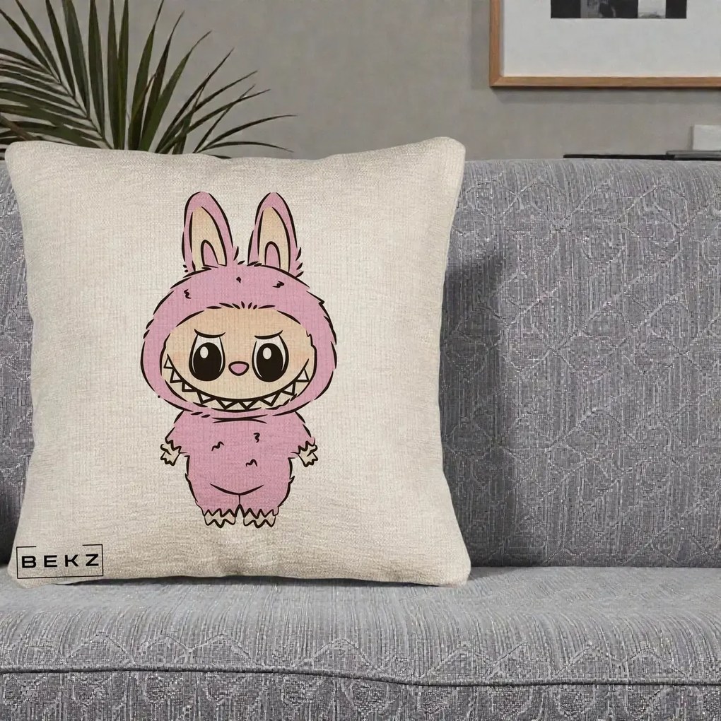 Perna Personalizata Labubu Mov Pastel, 40x40 cm, Bej Canapea, Husa Detasabila, Perna Inclusa, BEKZ®