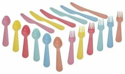 Set de tacâmuri din plastic pentru copii Rainbow,18 buc , 6 culori