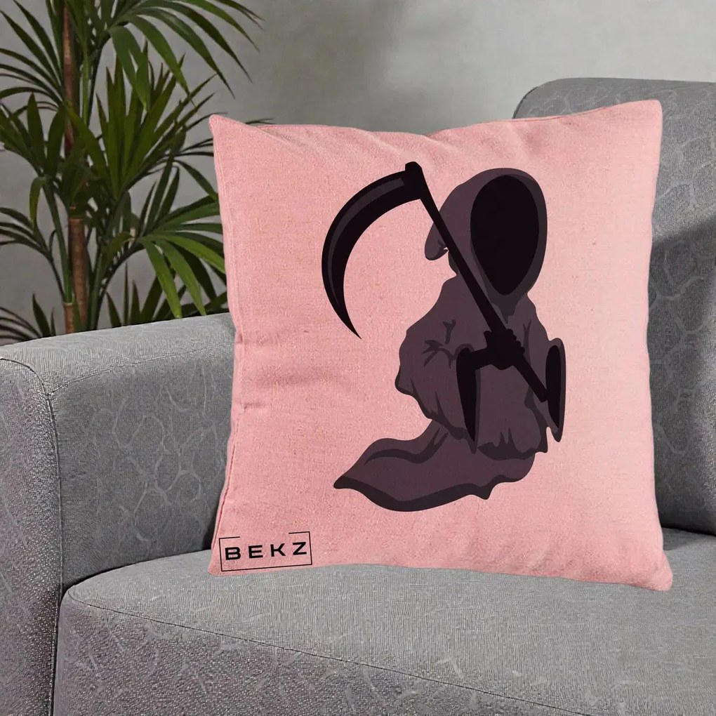 Perna Decorativa Moartea cu Coasa Grim Reaper Halloween, 40x40 cm, Roz, Husa Detasabila, Perna Inclusa, BEKZ®