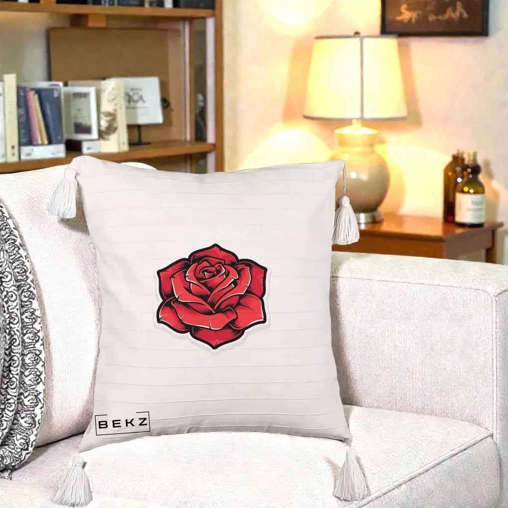 Perna Decorativa Trandafir Rosu Tattoo, 40x40 cm, Bej cu Franjuri, Husa Detasabila, Perna Inclusa, BEKZ®