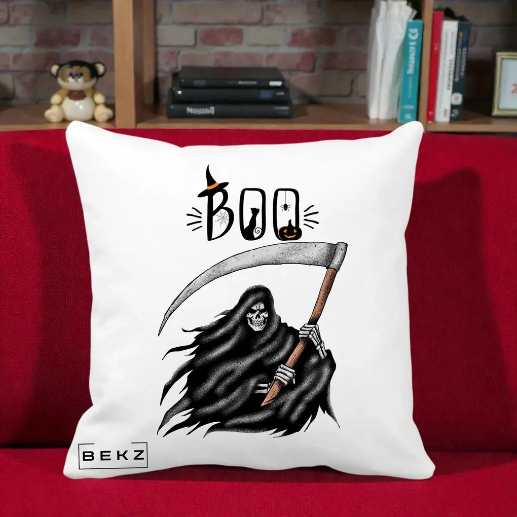Perna Decorativa Halloween Boo Grim Reaper cu Coasa, 40x40 cm, Alba Mata, Husa Detasabila, Perna Inclusa, BEKZ®
