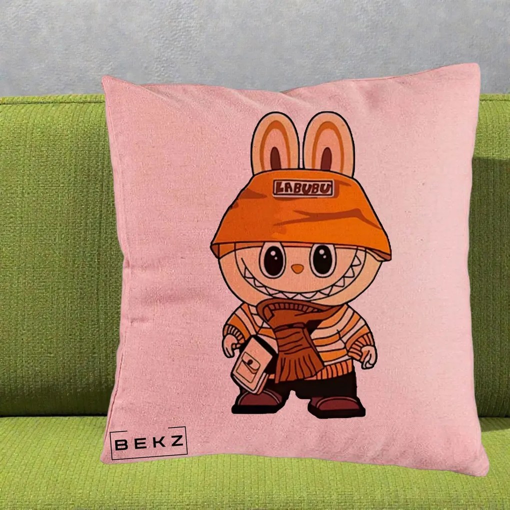 Perna Personalizata Labubu Streetwear Portocaliu, 40x40 cm, Roz, Husa Detasabila, Perna Inclusa, BEKZ®