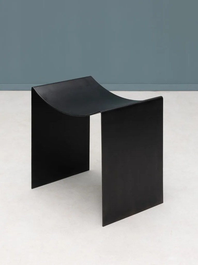 Scaunel negru, din metal, Maniak