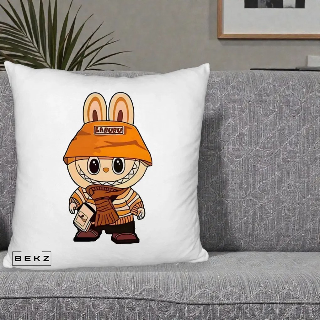 Perna Personalizata Labubu Streetwear Portocaliu, 40x40 cm, Alb Pufos, Husa Detasabila, Perna Inclusa, BEKZ®