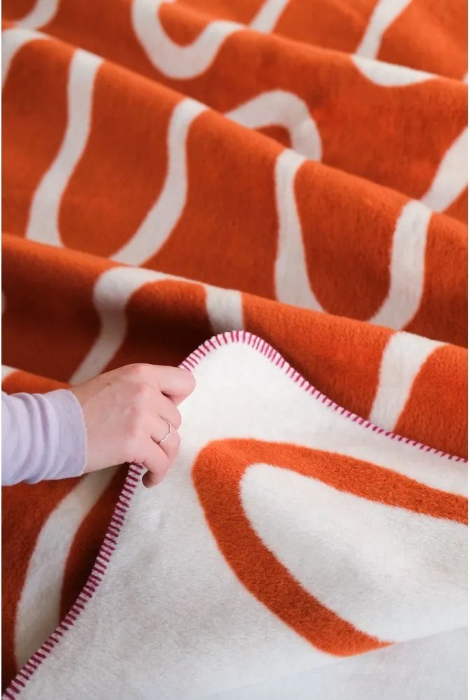 Pătură portocalie 150x200 cm Swirl – noo.ma