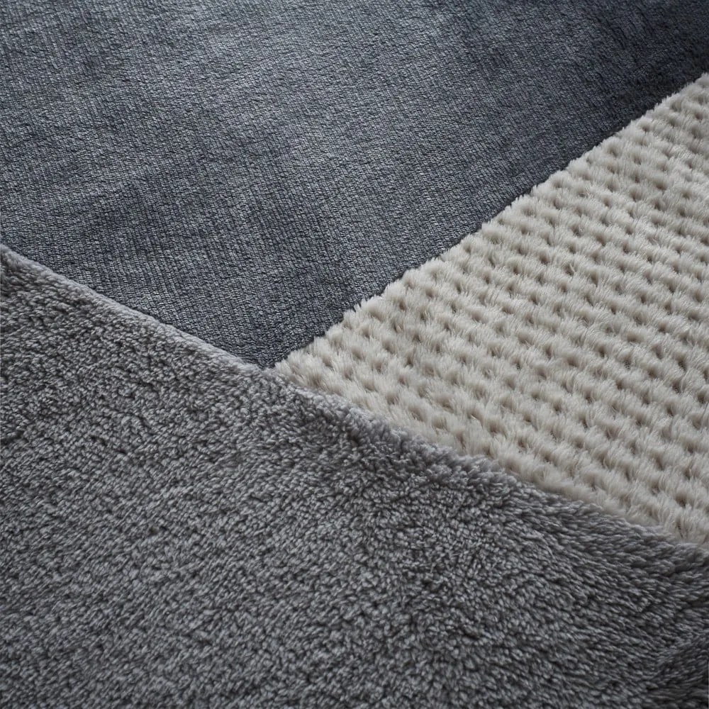 Lenjerie de pat gri din micropluș pentru pat dublu-extinsă 230x220 cm Cosy – Catherine Lansfield