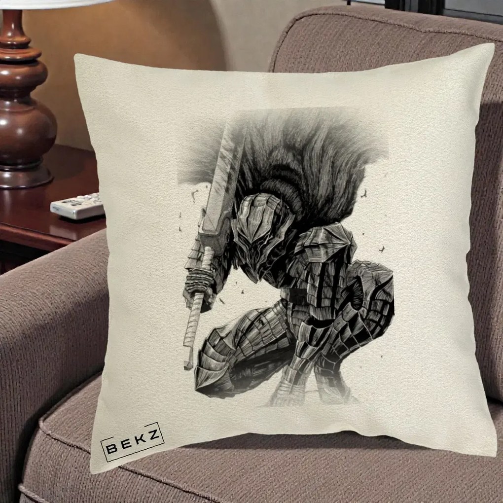 Perna Personalizata Berserk Guts Armor of Darkness Manga, 40x40 cm, Ecru, Husa Detasabila, Perna Inclusa, BEKZ®