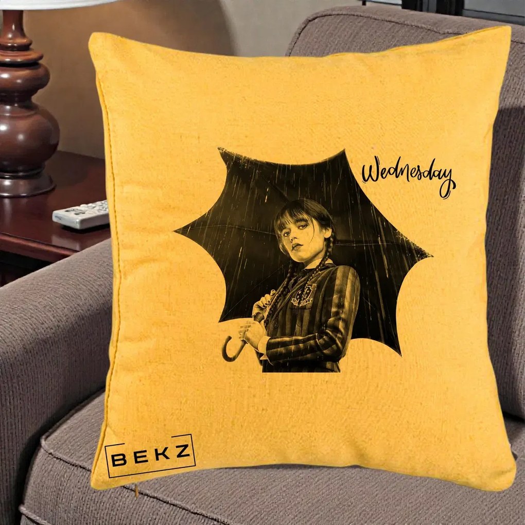 Perna Personalizata Wednesday Addams cu Umbrela Foto, 40x40 cm, Galben, Husa Detasabila, Perna Inclusa, BEKZ®