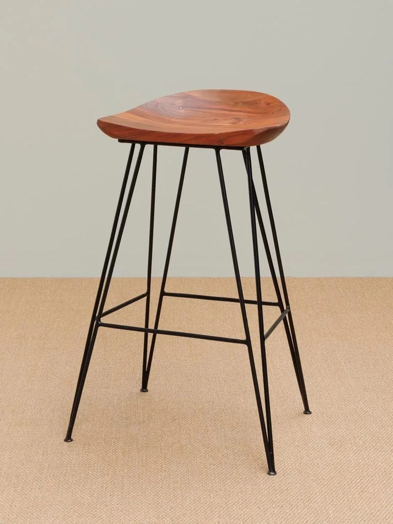 Scaun de bar din lemn de acacia și metal, maro, în stil industrial, cu șezut scobit și picioare tip ac de păr, 80 x 46 x 40 cm, „Mauru”