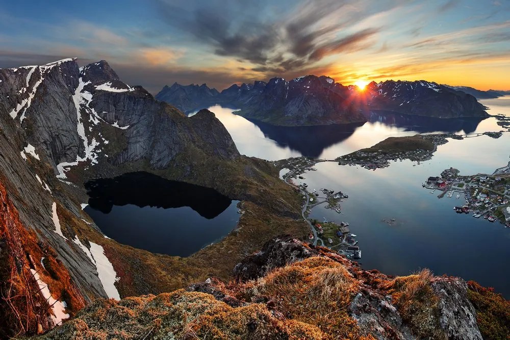 Fototapet panorama montană cu apus de soare