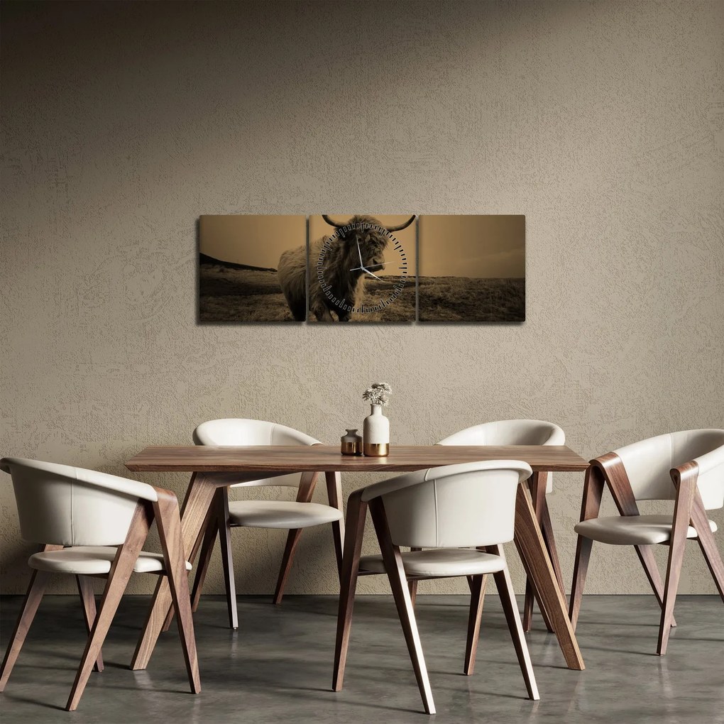 Tablou - Vacă scoțiană pe fugă (cu ceas) (90x30 cm)