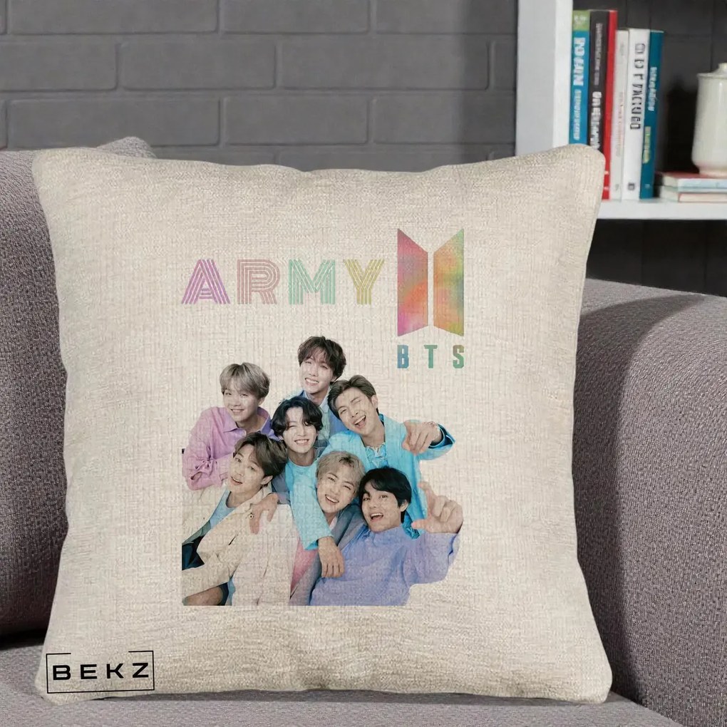 Perna Personalizata K-pop BTS ARMY Fotografie Grup Veseli, 40x40 cm, Bej Canapea, Husa Detasabila, Perna Inclusa, BEKZ®