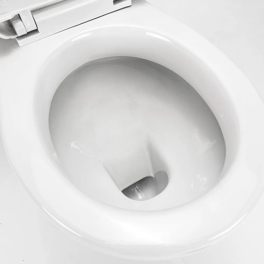 Toaletă monobloc Cleano cu evacuare inferioară și scaun