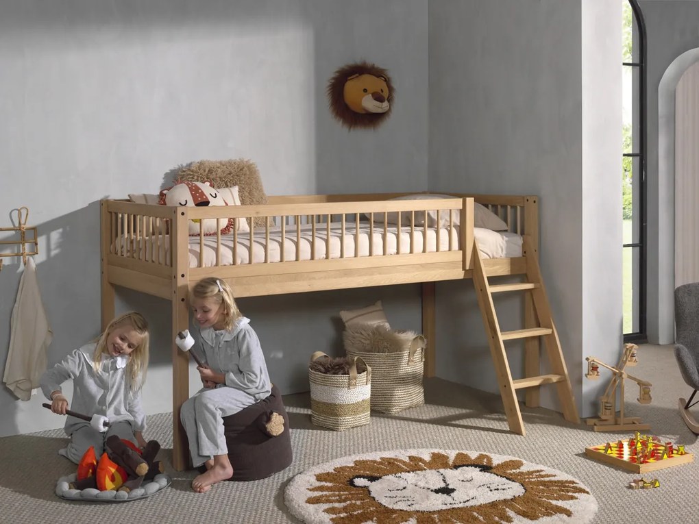 Set FORREST OAK este format dintr-un Pat copii matrimonial (90 x 200 cm) și un set textil asortat.