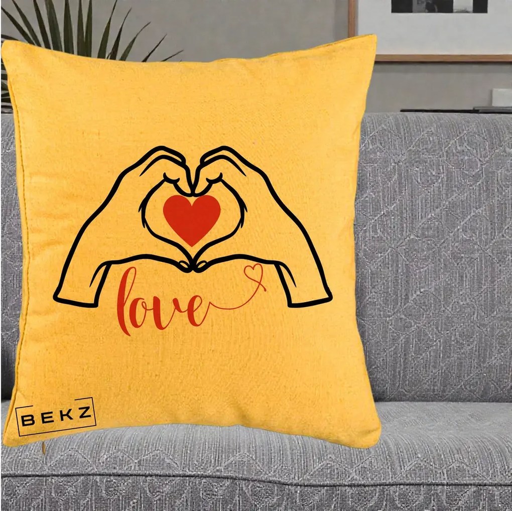 Perna Decorativa Love Maini Inima cu Inscriptie Love Rosu, 40x40 cm, Galben, Husa Detasabila, Perna Inclusa, BEKZ®