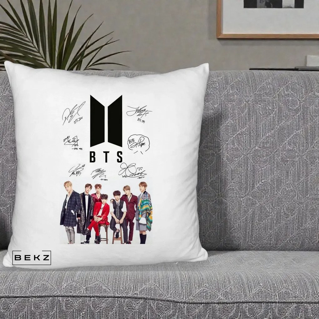 Perna Personalizata K-pop BTS Semnaturi Foto, 40x40 cm, Alb Pufos, Husa Detasabila, Perna Inclusa, BEKZ®