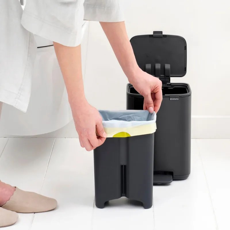 Cos de gunoi Brabantia Bo Pedal 1010136, 4 l, Inchidere usoara, Baza antiderapanta, Negru